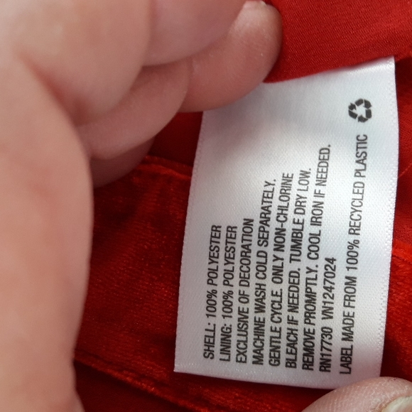 Nwt's  Ava & Viv NWT beautiful red blouse Size 1x - Picture 8 of 9